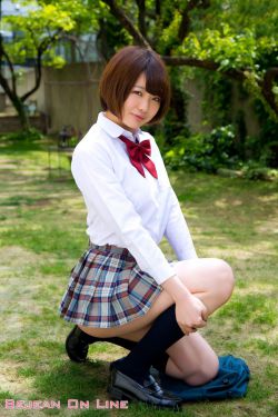 裸露双乳挤奶无遮掩裸体私房视频